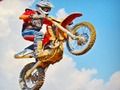 Гра Божевільний непорушний трюк Bmm Racing Bike Racing Stunt  онлайн
