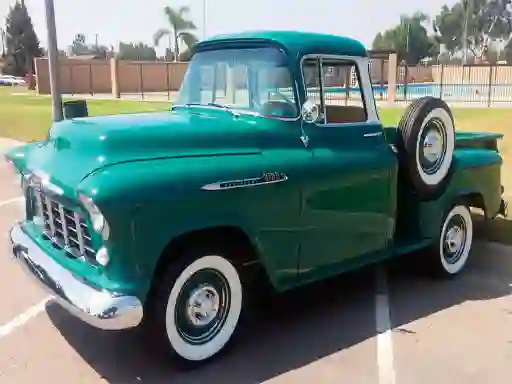 Classic Trucks Puzzle — безкоштовна онлайн гра
