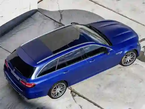 Mercedes Benz E63 Amg Estate Slide — безкоштовна онлайн гра