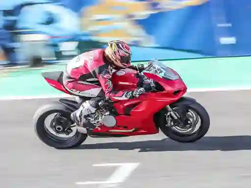 Ducati Panigale — безкоштовна онлайн гра