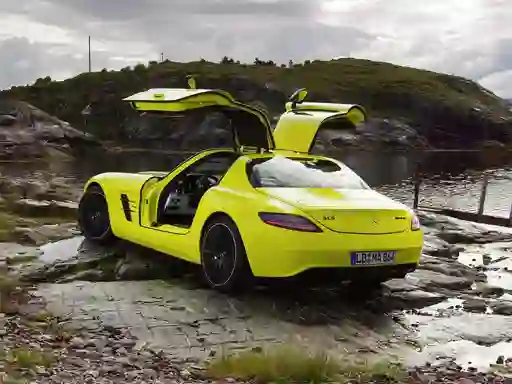 Mercedes-Benz SLS E-Cell Puzzle — безкоштовна онлайн гра